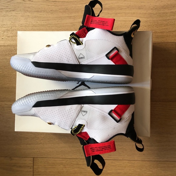 Air Jordan 33 - Picture 2 of 5